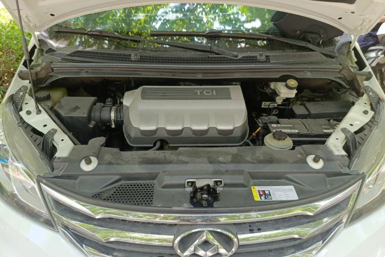 Used SAIC MAXUS G10 2016 1.9T Automatic Luxury Executive Edition Diesel China V Standard Engine Bay
