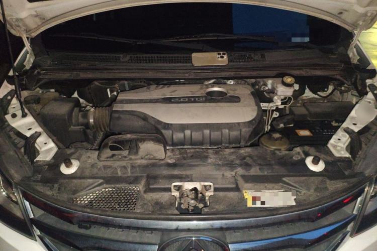 Used SAIC MAXUS G10 2016 2.0T Automatic Elite Edition Engine Bay