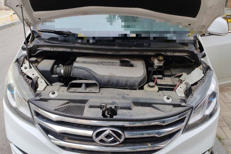 Used SAIC MAXUS G10 2016 2.0T Automatic Luxury Edition Engine Bay