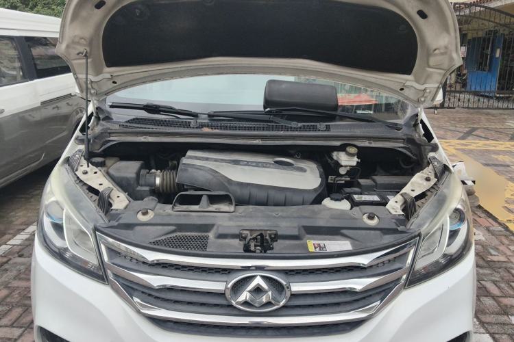 Used SAIC MAXUS G10 2016 2.0T Automatic Elite Edition Engine Bay