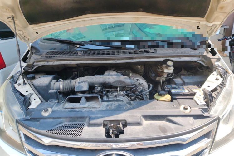 Used SAIC MAXUS G10 2016 2.0T Automatic Executive Edition Engine Bay
