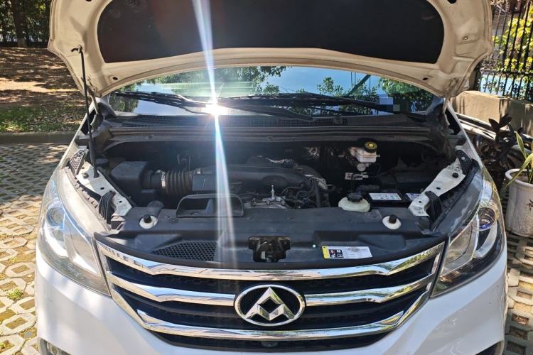 Used SAIC MAXUS G10 2016 2.0T Automatic Flagship Edition Engine Bay