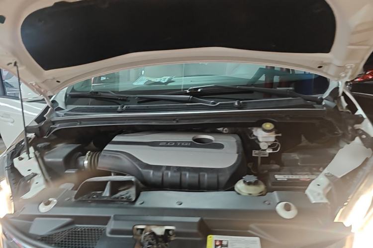 Used SAIC MAXUS G10 2016 2.0T Automatic Elite Edition Engine Bay