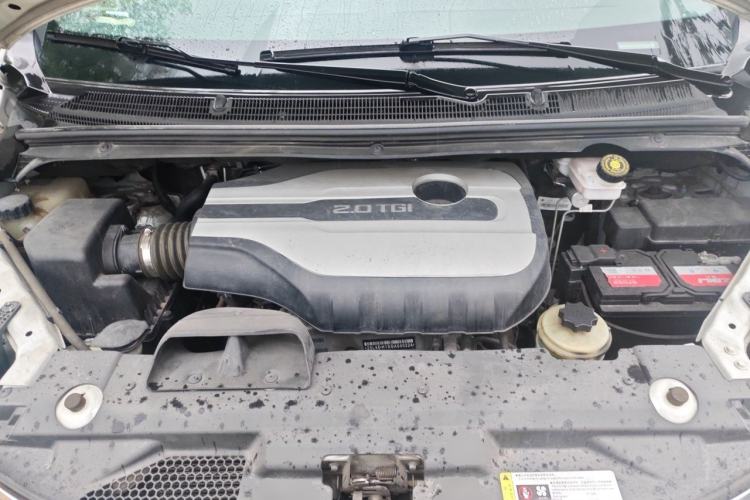 Used SAIC MAXUS G10 2016 2.0T Automatic Elite Edition Engine Bay