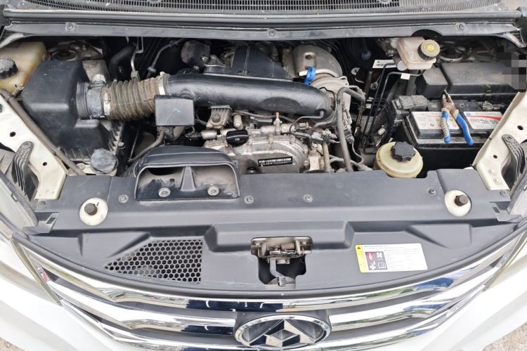 Used SAIC MAXUS G10 2016 2.0T Automatic Luxury Executive Edition Engine Bay