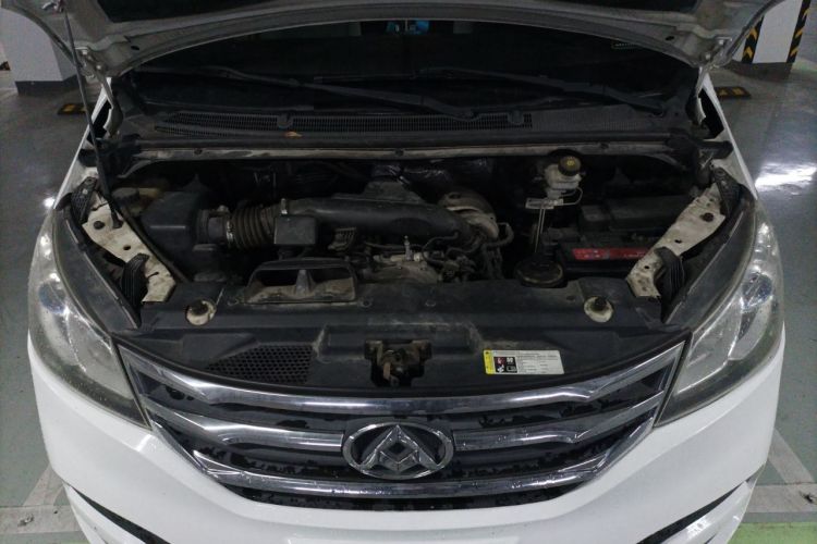 Used SAIC MAXUS G10 2016 2.0T Automatic Luxury Edition Engine Bay