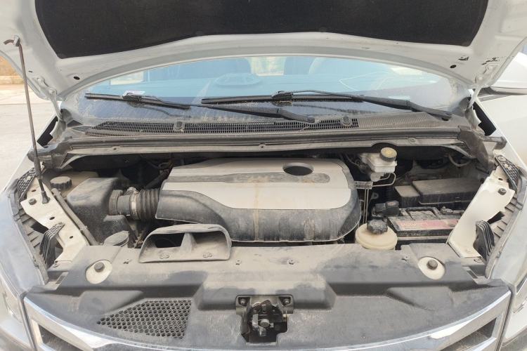 Used SAIC MAXUS G10 2016 2.0T Automatic Elite Edition Engine Bay
