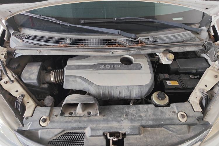 Used SAIC MAXUS G10 2016 2.0T Automatic Fashion Edition Engine Bay