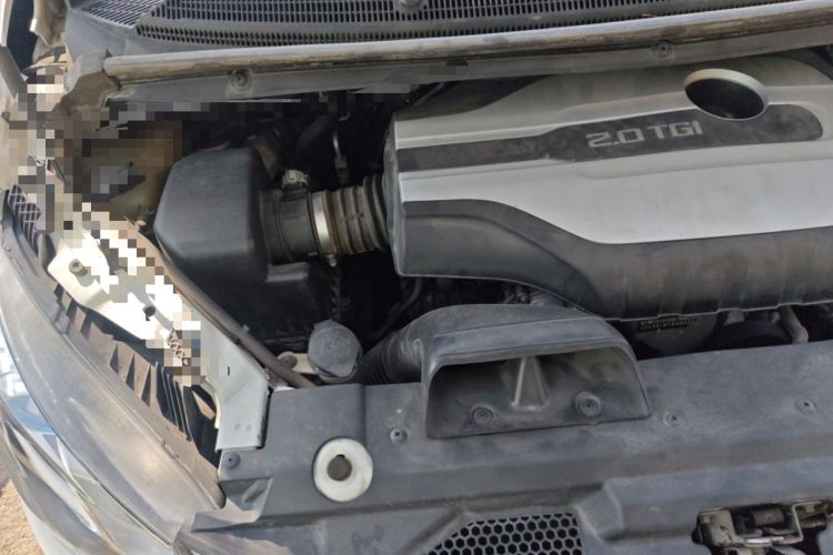Used SAIC MAXUS G10 2016 2.0T Automatic Fashion Edition Engine Bay Right