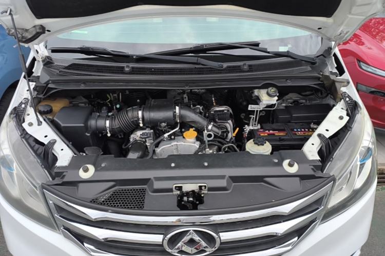 Used SAIC MAXUS G10 2016 1.9T Automatic Luxury Edition Diesel China V Standard Engine Bay