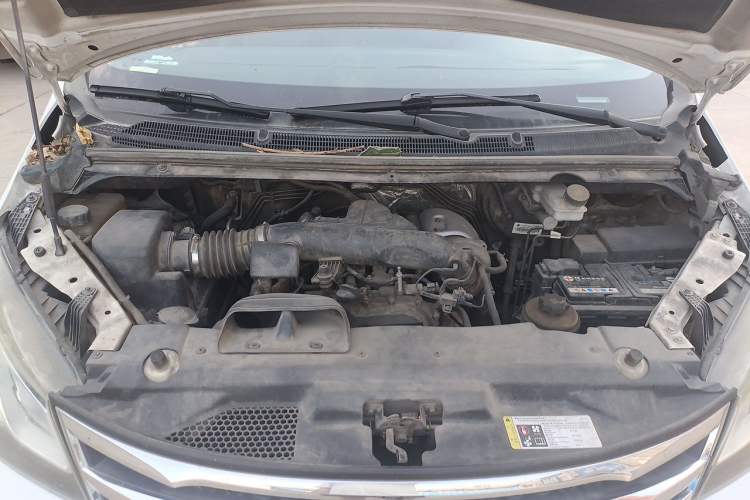 Used SAIC MAXUS G10 2016 2.0T Automatic Luxury Executive Edition Engine Bay