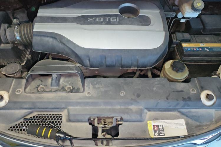 Used SAIC MAXUS G10 2016 2.0T Automatic Luxury Edition Engine Bay