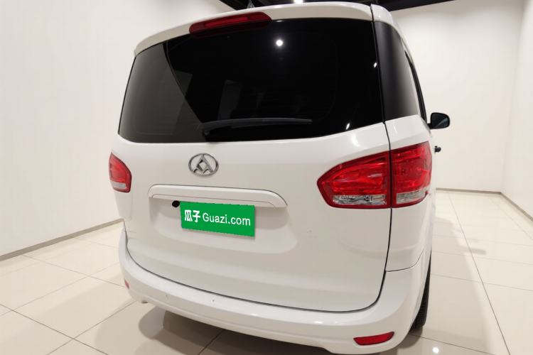 Used SAIC MAXUS G10 2016 2.0T Automatic Elite Edition Exterior 4