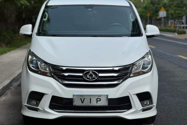 Used SAIC MAXUS G10 2016 2.0T Automatic Elite Edition Exterior 4