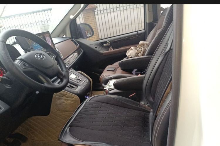 Used SAIC MAXUS G10 2016 2.0T Automatic Luxury Executive Edition Exterior 4