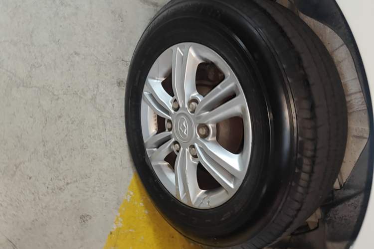 Used SAIC MAXUS G10 2016 2.0T Automatic Elite Edition Exterior 5