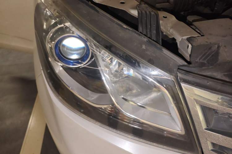 Used SAIC MAXUS G10 2016 2.0T Automatic Elite Edition Exterior 6