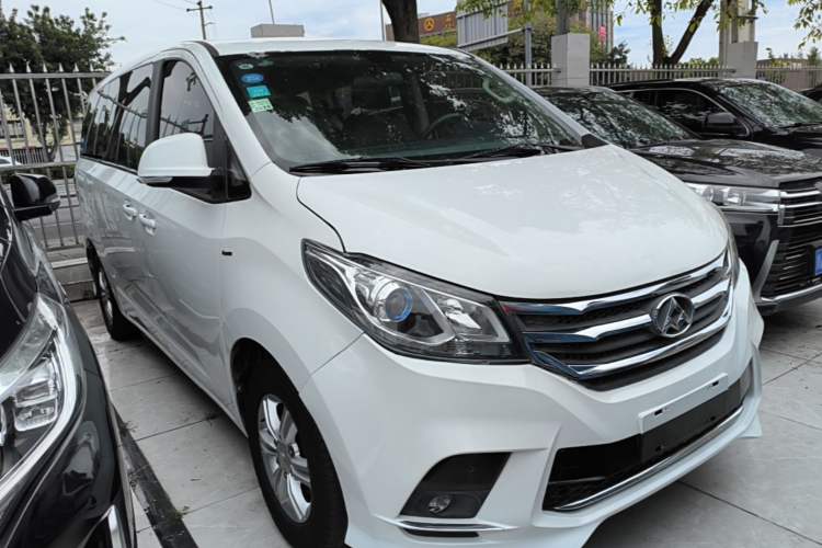 Used SAIC MAXUS G10 2016 2.0T Automatic Elite Edition Front Right 45 Deg