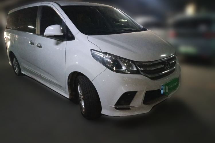 Used SAIC MAXUS G10 2016 2.0T Automatic Executive Edition Front Right 45 Deg