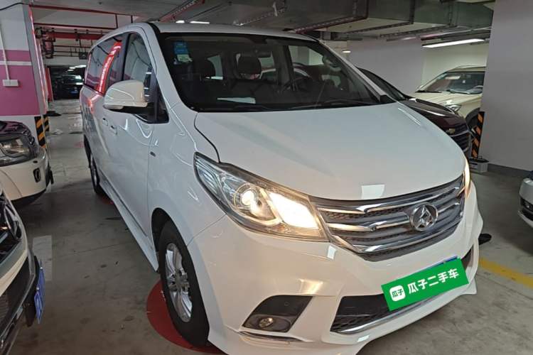 Used SAIC MAXUS G10 2016 2.0T Automatic Elite Edition Front Right 45 Deg