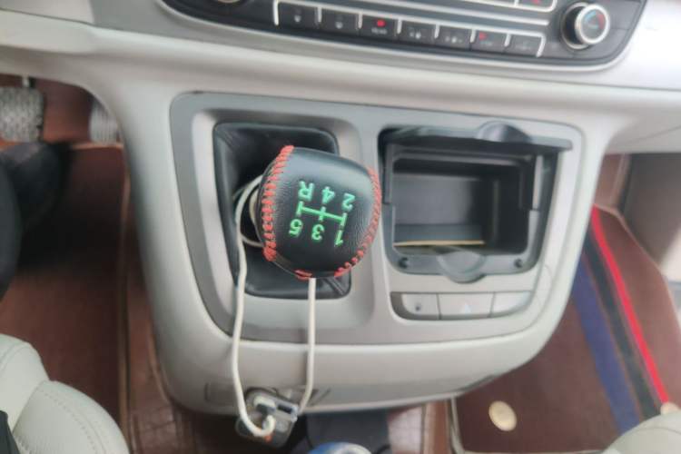 Used SAIC MAXUS G10 2016 2.4L Manual Elite Edition Gear Lever