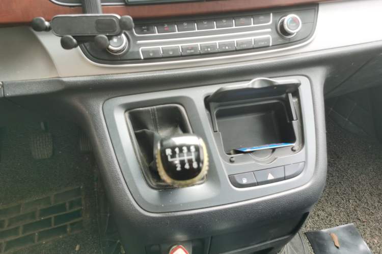 Used SAIC MAXUS G10 2016 1.9T Manual Elite Edition Diesel China V Standard Gear Lever