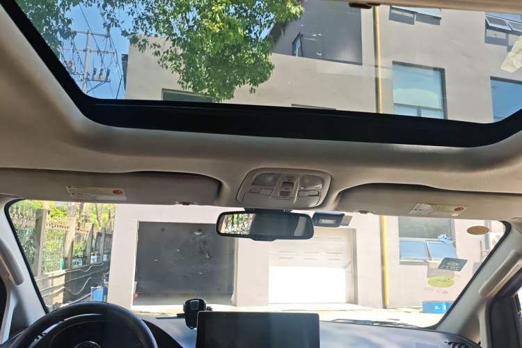 Used SAIC MAXUS G10 2016 2.0T Automatic Flagship Edition Headliner