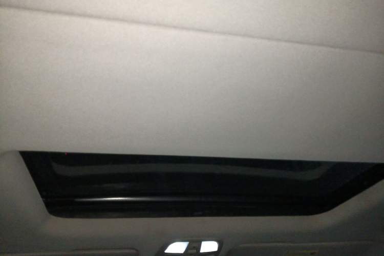 Used SAIC MAXUS G10 2016 2.0T Automatic Executive Edition Headliner