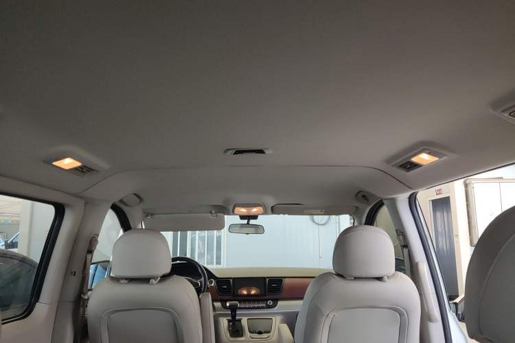 Used SAIC MAXUS G10 2016 2.0T Automatic Elite Edition Headliner