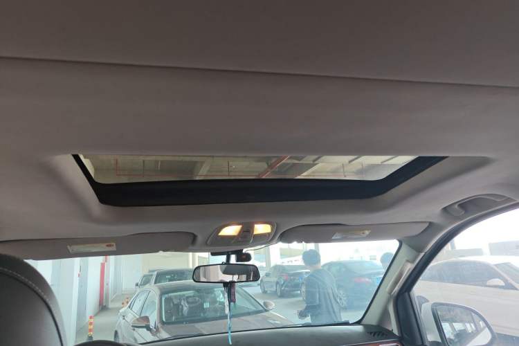 Used SAIC MAXUS G10 2016 2.0T Automatic Fashion Edition Headliner