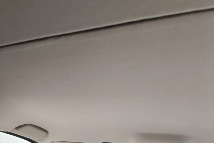 Used SAIC MAXUS G10 2016 2.4L Manual Elite Edition Headliner