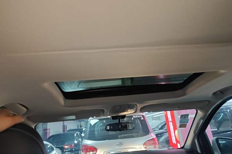 Used SAIC MAXUS G10 2016 2.0T Automatic Elite Edition Headliner