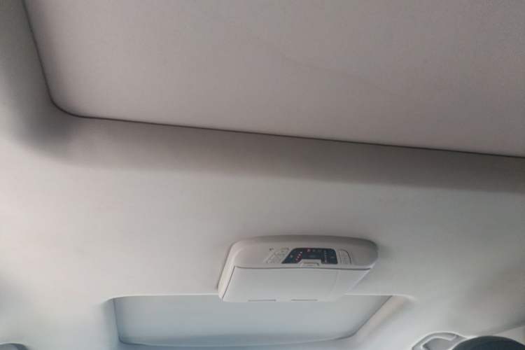 Used SAIC MAXUS G10 2016 2.0T Automatic Luxury Executive Edition Headliner