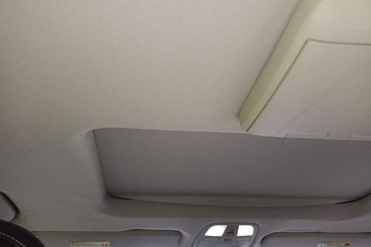 Used SAIC MAXUS G10 2016 2.0T Automatic Luxury Executive Edition Headliner