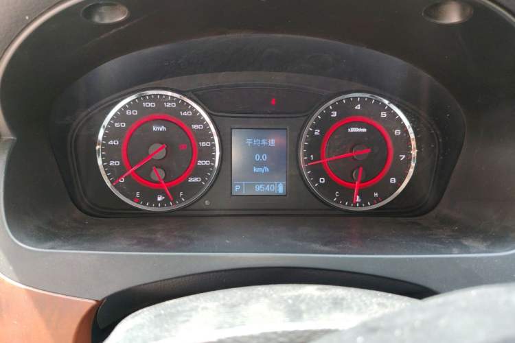 Used SAIC MAXUS G10 2016 2.0T Automatic Luxury Edition Instrument Cluster