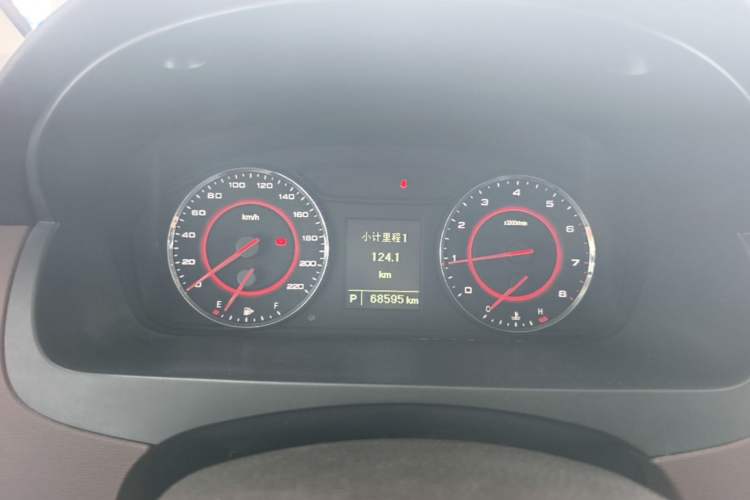 Used SAIC MAXUS G10 2016 2.0T Automatic Luxury Executive Edition Instrument Cluster