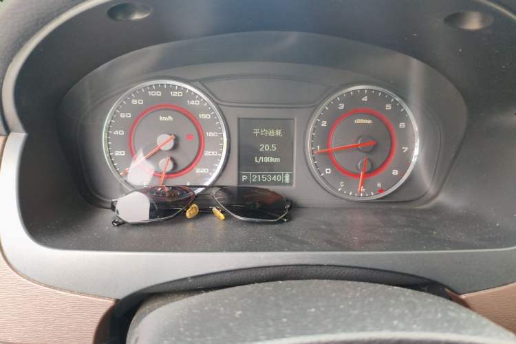 Used SAIC MAXUS G10 2016 2.0T Automatic Flagship Edition Instrument Cluster