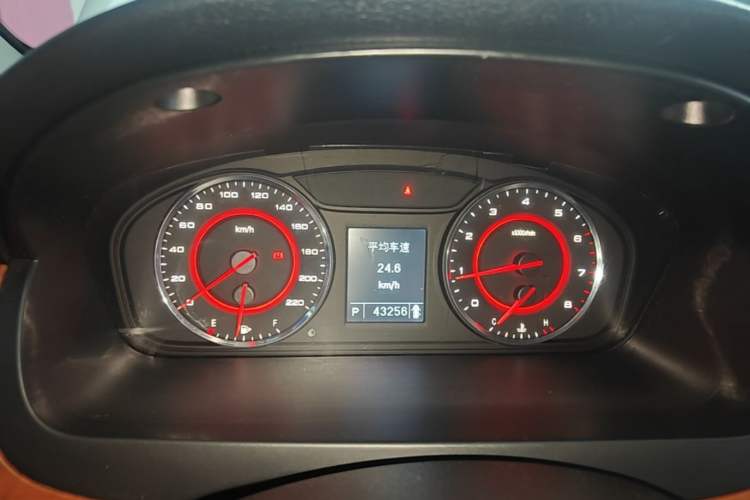 Used SAIC MAXUS G10 2016 2.0T Automatic Elite Edition Instrument Cluster