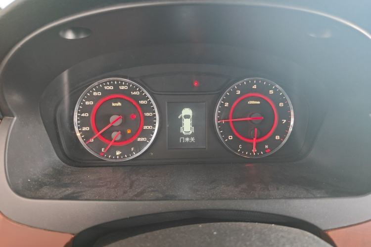 Used SAIC MAXUS G10 2016 2.0T Automatic Fashion Edition Instrument Cluster