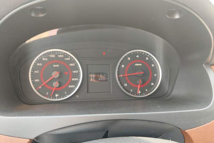Used SAIC MAXUS G10 2016 2.4L Manual Elite Edition Instrument Cluster
