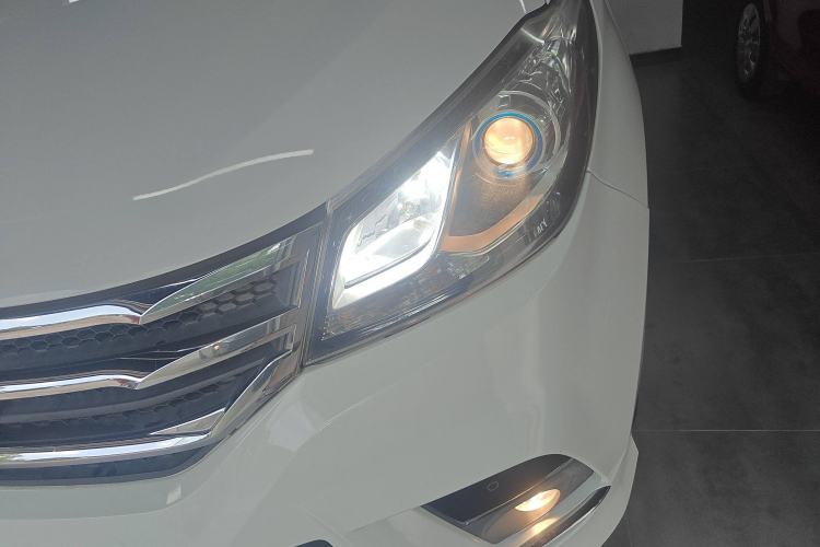 Used SAIC MAXUS G10 2016 2.0T Automatic Elite Edition Left Front Headlight