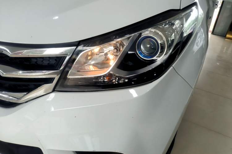 Used SAIC MAXUS G10 2016 2.0T Automatic Luxury Edition Left Front Headlight