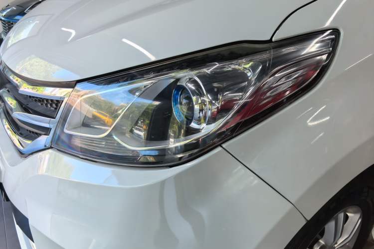 Used SAIC MAXUS G10 2016 2.0T Automatic Elite Edition Left Front Headlight