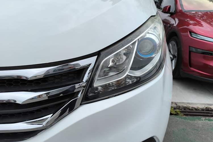 Used SAIC MAXUS G10 2016 1.9T Automatic Luxury Edition Diesel China V Standard Left Front Headlight