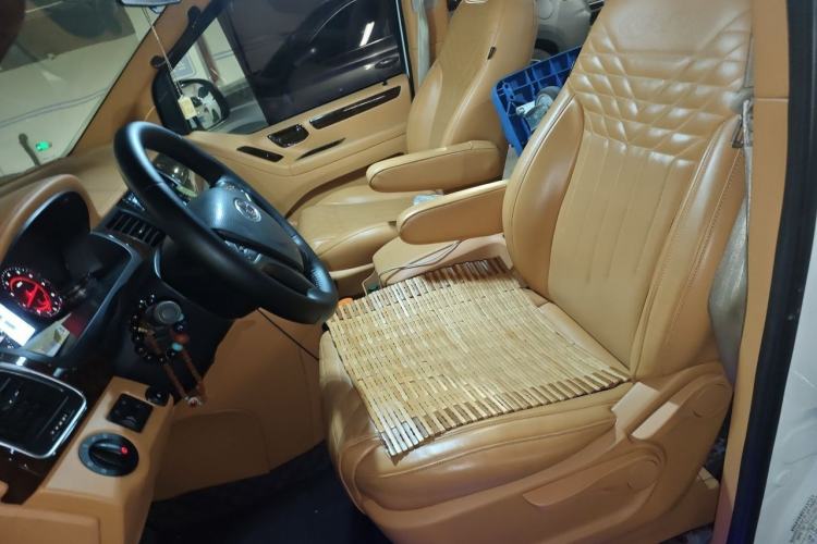 Used SAIC MAXUS G10 2016 2.0T Automatic Elite Edition Left Front Seat