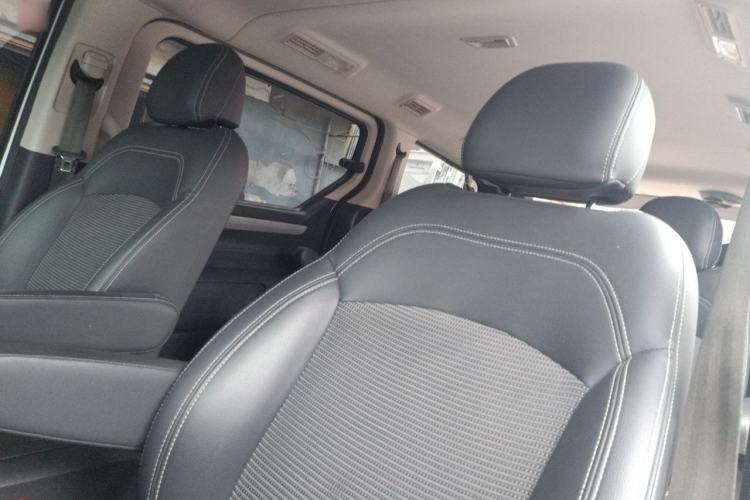 Used SAIC MAXUS G10 2016 2.0T Automatic Luxury Executive Edition Left Front Seat