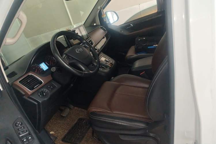 Used SAIC MAXUS G10 2016 2.0T Automatic Luxury Edition Left Front Seat