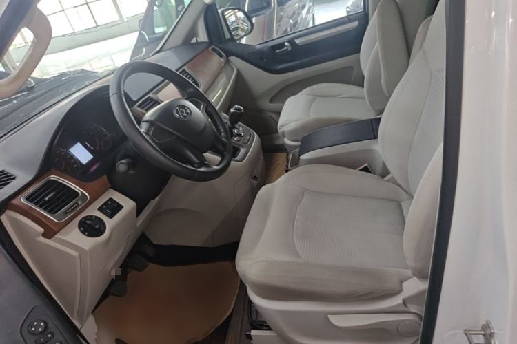 Used SAIC MAXUS G10 2016 2.0T Manual Elite Edition Left Front Seat