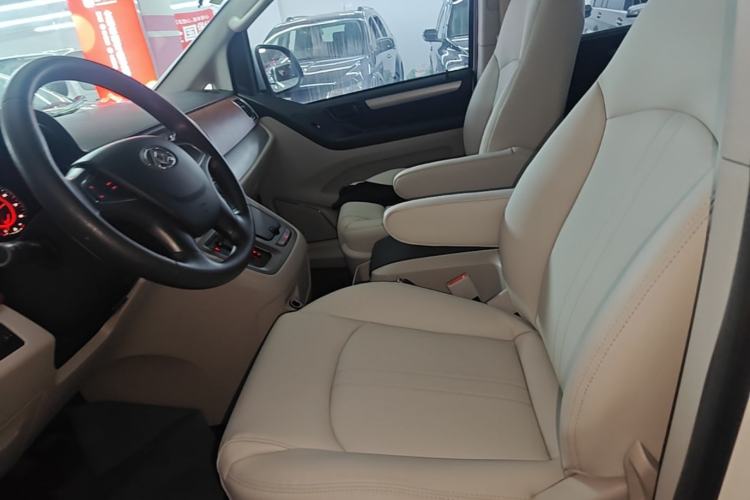 Used SAIC MAXUS G10 2016 2.0T Automatic Elite Edition Left Front Seat