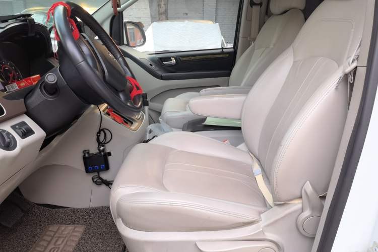 Used SAIC MAXUS G10 2016 2.0T Automatic Luxury Executive Edition Left Front Seat